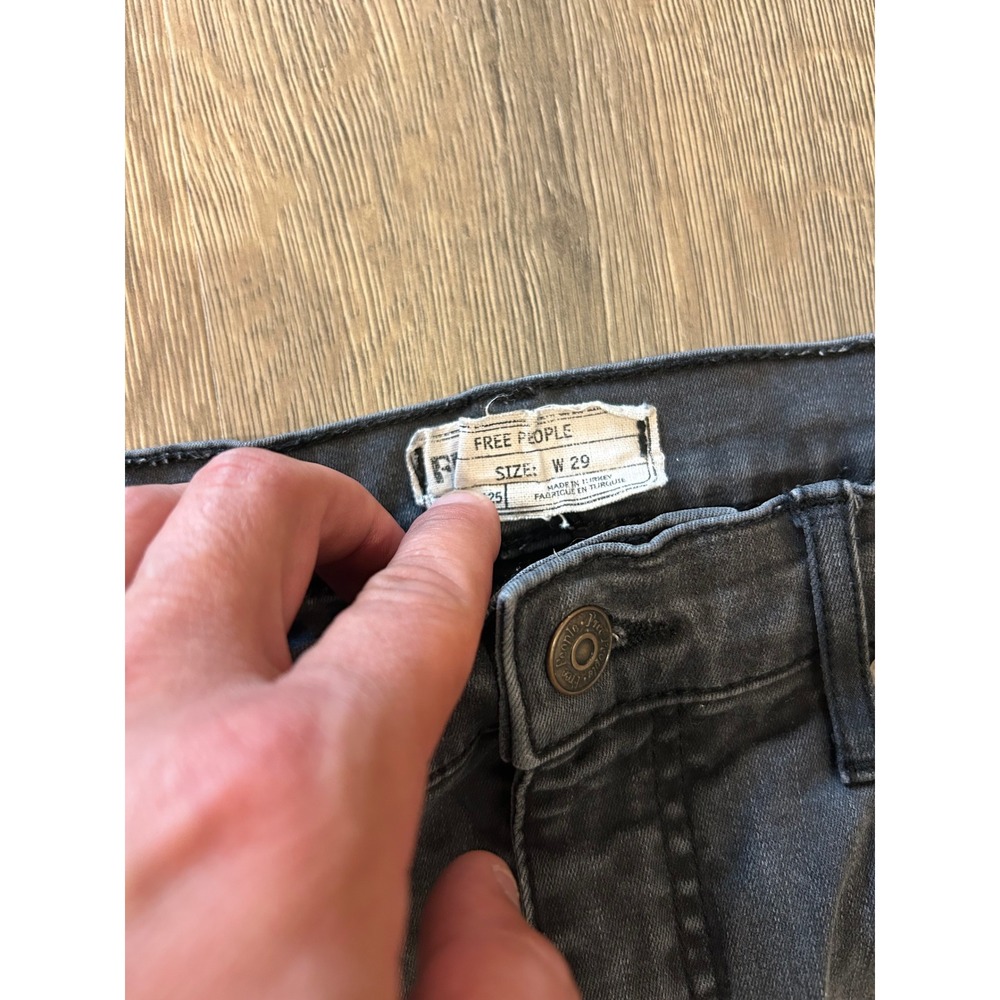 Free People Distressed High Rise Skinny Jeans Faded Black Knee Blowout Size 29 - Picture 6 of 11